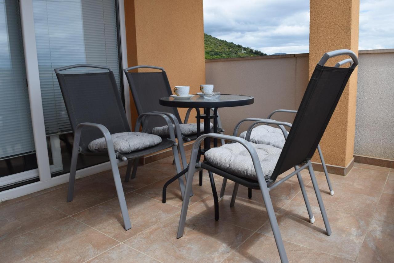 Apartmani Barisic Трогир Екстериор снимка