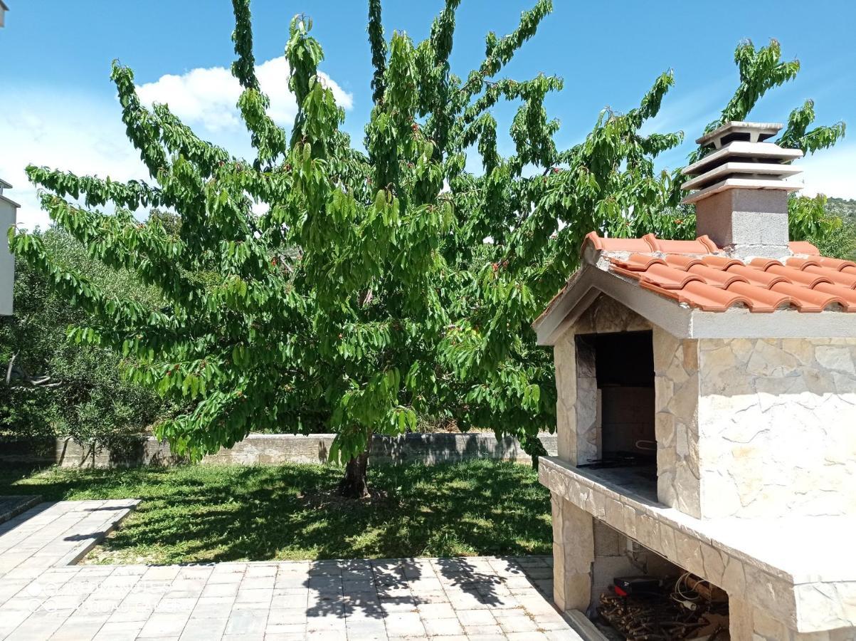 Apartmani Barisic Трогир Екстериор снимка