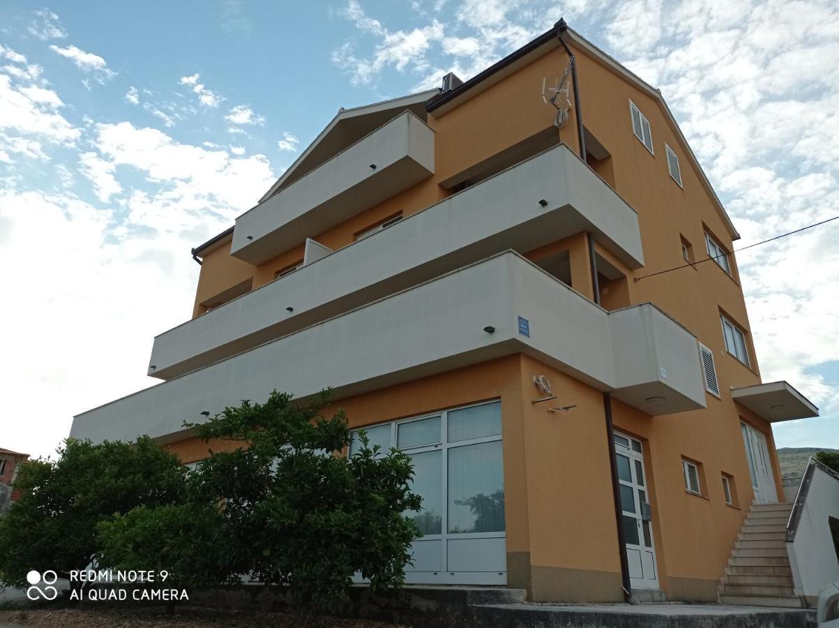 Apartmani Barisic Трогир Екстериор снимка
