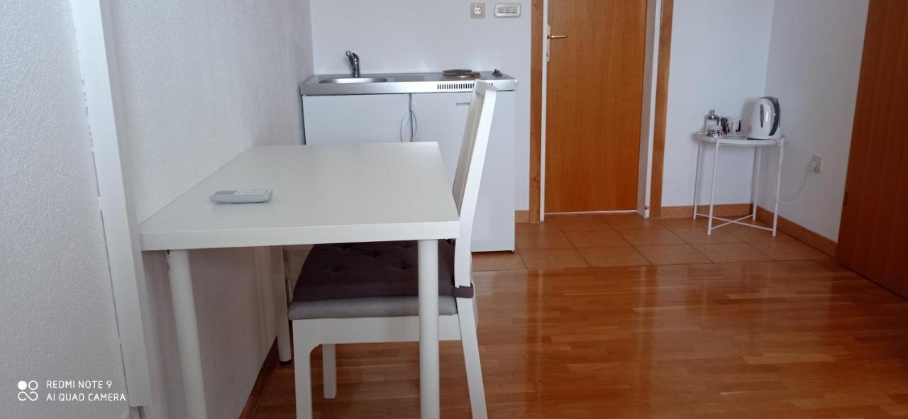 Apartmani Barisic Трогир Екстериор снимка