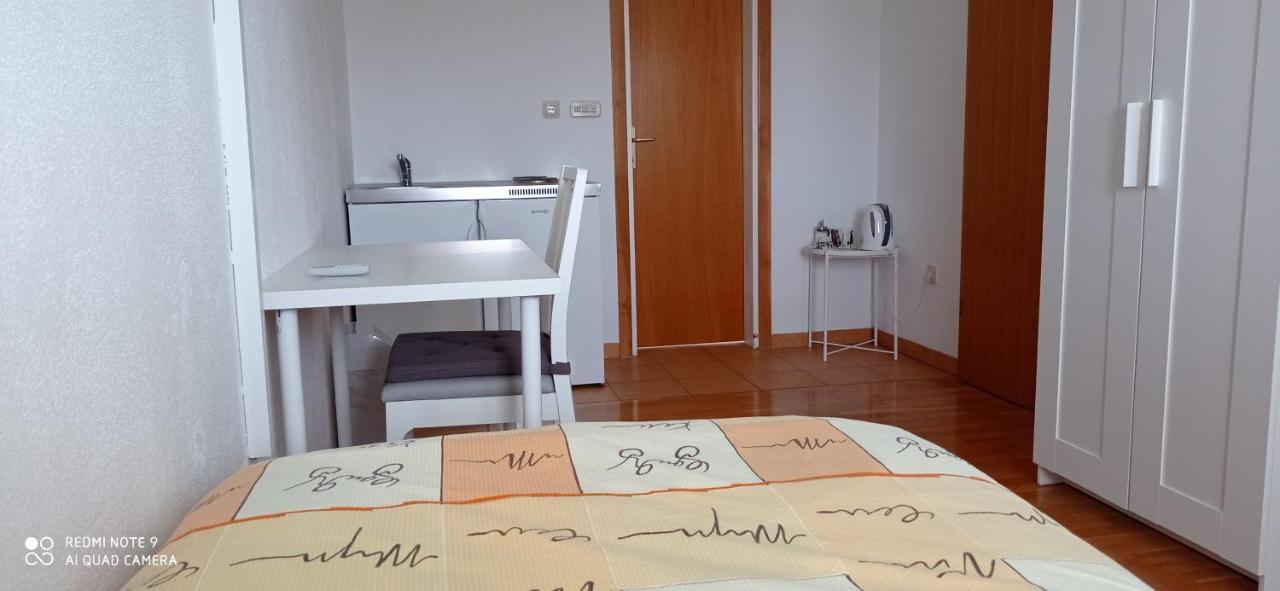 Apartmani Barisic Трогир Екстериор снимка
